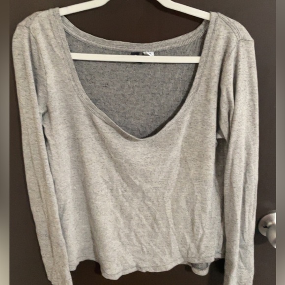 Urban outfitters gray scoop neck long sleeved top - Picture 1 of 3